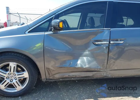 2011 Honda Odyssey Touring/Touring Elite z USA, uszkodzony, nr VIN 5FNRL5H92BB093316